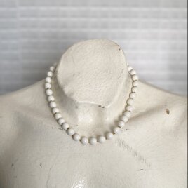 Vintage 80s USA retro white enamel beads necklace