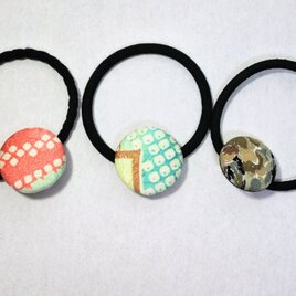 着物地で作ったくるみボタン髪留め　ヘアゴム