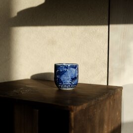 ベロ藍で素敵◆伊万里　花文染付覗き猪口　骨董・antiques 古民家　古道具　明治時代