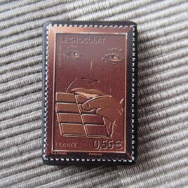 フランス　チョコレート切手ブローチ10704