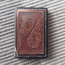 フランス　チョコレート切手ブローチ10705