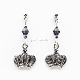 〈ビーズの色が選べる〉王冠ピアス【イヤリング等変更可】