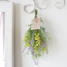 ポストに届く 春の小さな贈り物 ミモザとラベンダーのミニスワッグ