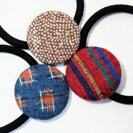 着物地で作ったくるみボタン髪留め　ヘアゴム