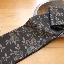 シックな大島紬のスヌード