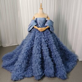 豪華！カラードレス ブルー ベアトップ ドロップショルダー 柔らかく重ねたチュールスカート 編み上げ 前撮り