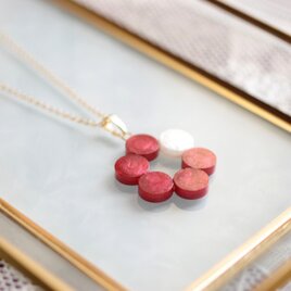 レジンアート　丸を連ねてペンダント〈椿2〉