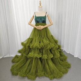 カラードレス グリーン キャミソール ボリュームドレス 優雅なシルエット デザイン感 背中見せ 前撮り