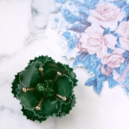 deep green enamel green rhinestone flower ヴィンテージブローチ