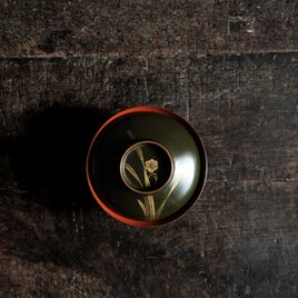 金の水仙◆深緑で素敵。古輪島塗　漆芸沈金蓋付椀　古漆器　骨董・antiques 古民家　明治〜大正時代