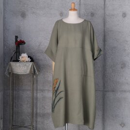 絹のワンピース　 ゆったり目　 ドロップショルダー　着物リメイク