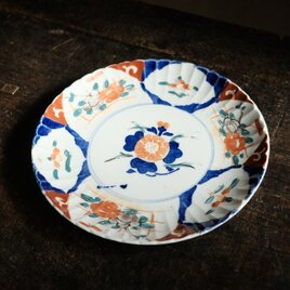 草花と蝶々◆伊万里　花文色絵金彩七寸中皿　古民家　骨董・antiques 明治期 【窯傷有り】i1