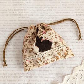 可愛いうさぎの巾着袋（花柄）