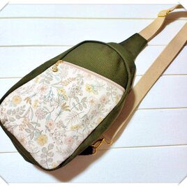 ビューティフルガーデンのボディバッグ