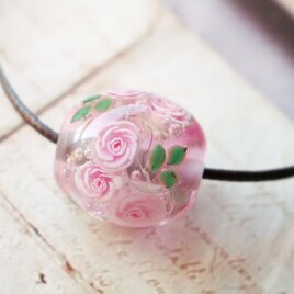 新春SALE薔薇のとんぼ玉（ガラス玉）