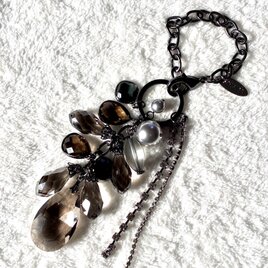 [新規出店記念｜初回購入10％OFF　2月14日まで] キラキラ光雫チャーム　透明ブラック