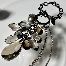 大人可愛いキラキラ光雫バッグチャーム　透明ブラック