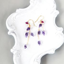 春告げの花蕾 ― 紫雫　ピンクアメジストxルビーxハーキマーダイヤモンドピアス14kgf