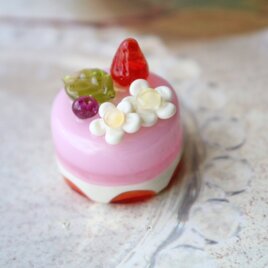 ガラスのミニチュア苺ケーキ★ガラスのミニチュア洋菓子店★