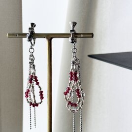 【1月の誕生石】実りの赤を、そっと身につける。ガーネットの揺れるイヤリング／ピアス