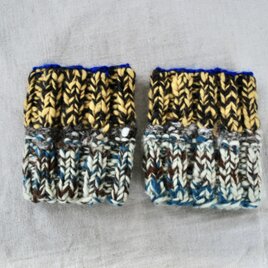 手つむぎ手編みのリストウォーマー　からし 青 茶