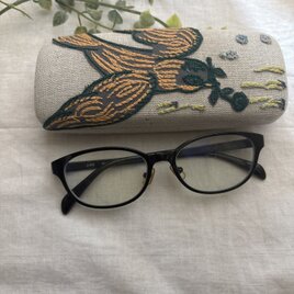 ✳︎ ✳︎ ハンドメイド★ミナペルホネンfollowing day刺繍メガネケース 生成りリネン