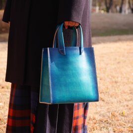 レザーランチトートバッグ　ヌメ革　ブルー【海の色】