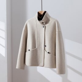 軽やかで品格あるショートコート　 ウール混ダブルフェイスショートコート 　ベージュ　260108-1
