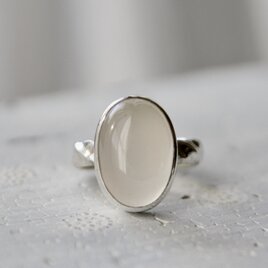 ホワイトムーンストーン　silverリング