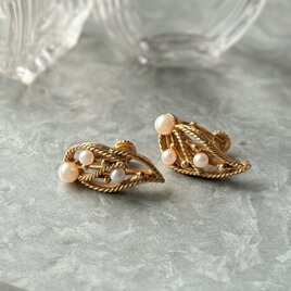 YMA4-【 MARVELLA 】マーヴェラ・ヴィンテージイヤリング Rope Edge Leaf Faux Pearl