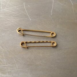 Vintage USA retro gold tone pin brooch