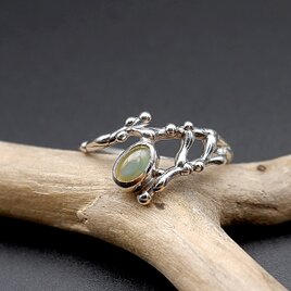 クリソベリルキャッツアイのデザインリング　13.5号　～金緑のまなざし～　天然石アクセサリー　指輪　一点物　macari