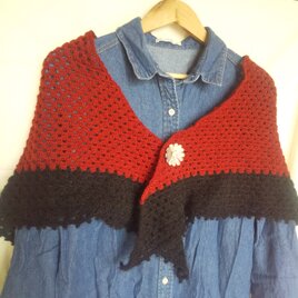 えんじ×ブラックカラーの三角ストール