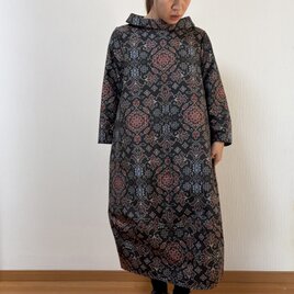 着物リメイク ハイネックバルーンワンピース（紬更紗）