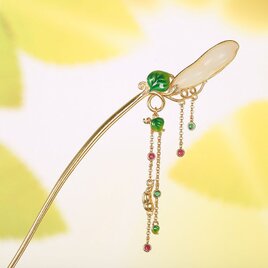 豆のかんざし - 葉っぱは七宝焼で鮮やかな緑に仕上げる　K206