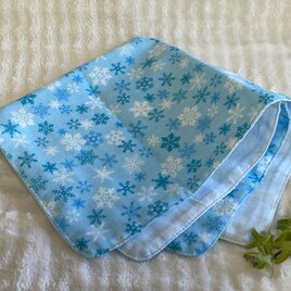 ガーゼハンカチ 雪の結晶 水色 38サイズ