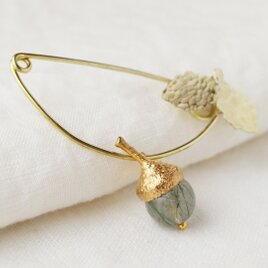 どんぐりのブローチ [針水晶 ~モスグリーン]