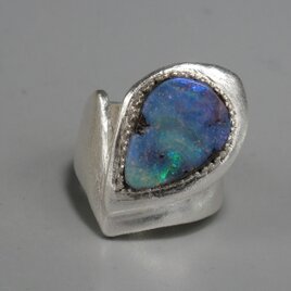 キラッと蛍光ブルーの筋模様