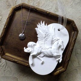 【限定数】【セット販売】ペガサス 馬好きのためのコフレセット ■ アロマストーン × ペンダント ■ C