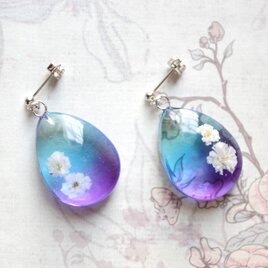 レジンアート　ドロップピアス〈宵闇の庭〉