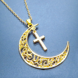 マットゴールド 透かし三日月とロザリオ（十字架）の大人可愛いネックレス ムーンネックレス