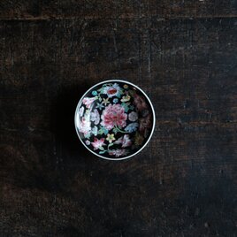 シノワズリな雰囲気◆中国景徳鎮　花文色絵小皿　中華料理　チャイナレトロ　エレガント　BK 黒　i2