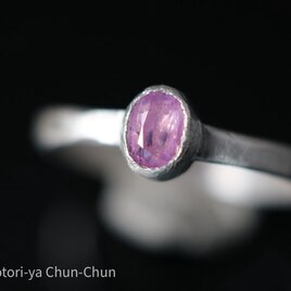 【幻の宝石】特注カット　タイアの蛍光ノーヒート・カシミールサファイア・シルバーリング【紫琥珀】
