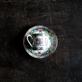 花籠と蝶々と花瓶◆中国廣彩　色絵金彩デミタスカップ＆ソーサー　チャイナレトロ　シノワズリ　茶器　インテリア