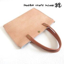 バッグインにもピッタリ♪《牛革》フラットミニマルトート・ライトブラウン・0507