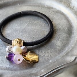 【2月の誕生石】強さとやさしさを結ぶ。アメシストとローズクォーツのヘアゴム