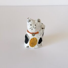小さな招き猫　紙塑人形