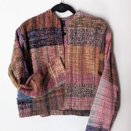 鮮やかな手織りのノーカラージャケット　さをり織り