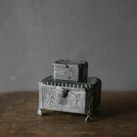 ガラスのジュエリーケース　大きい方　フランスアンティーク　アンティークのある暮らし