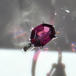 ロードライトガーネット　6.18ct　変形7角　ツメ留め　シルバーSV925リング
